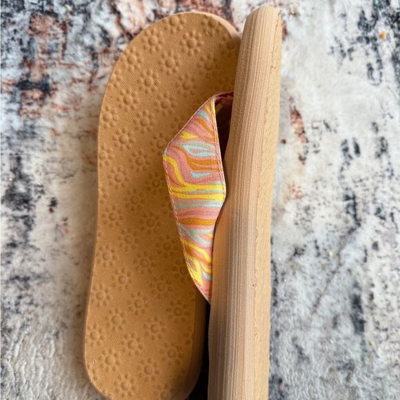 Rocket Dog Pink Sandals with Playful Stripes - Picture 6 of 7